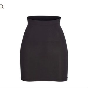 (SKIMS) Long Skirt Slip- Shape-wear